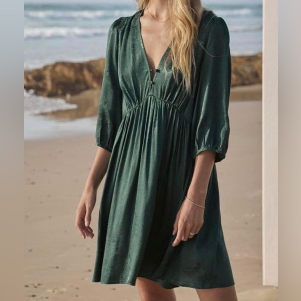 ISO Elia mini or midi dress